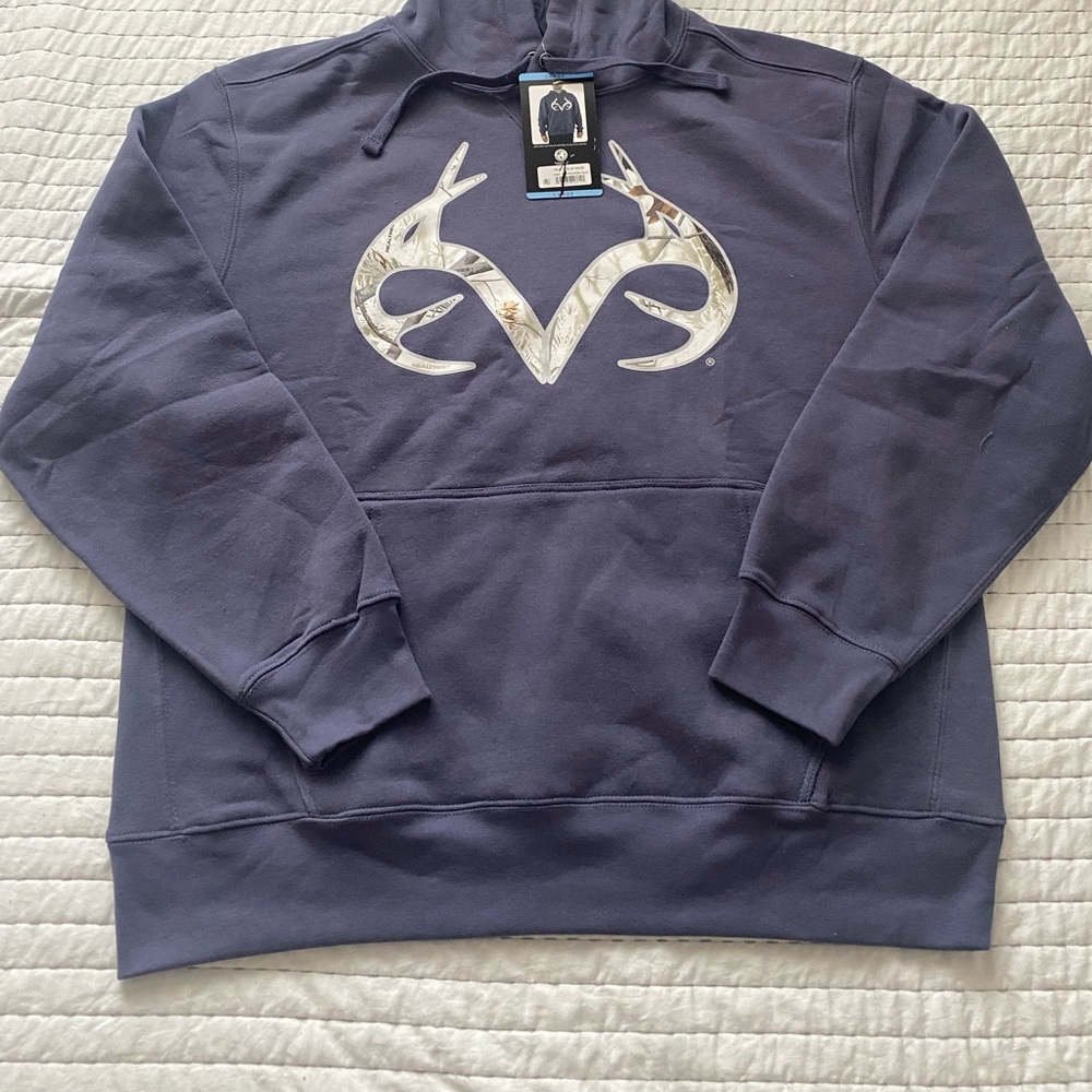 Men’s Realtree Graphic Long Sleeve Hoodie